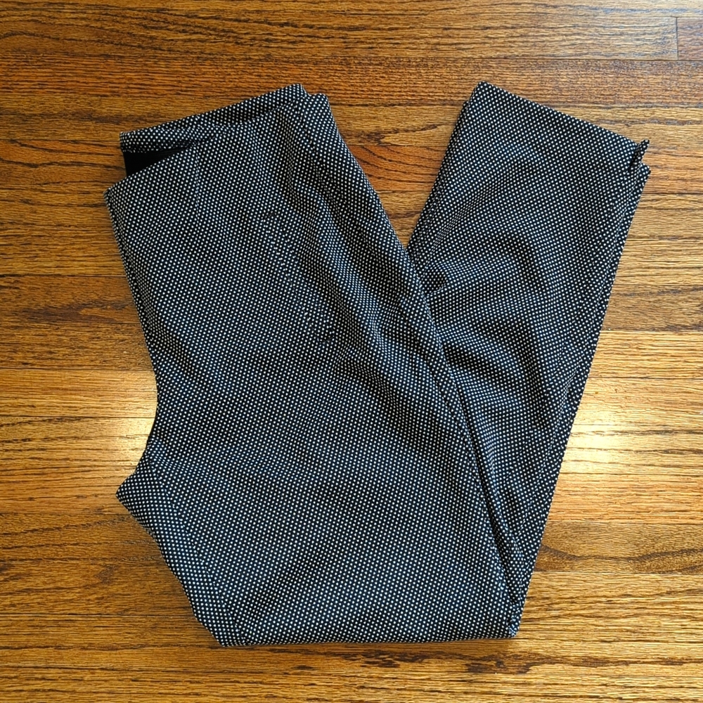 Chico's black and white dot pull on ankle pants, size 0P